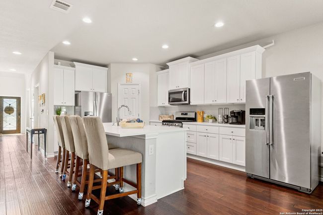 5603 Chestnut Xing, House other with 5 bedrooms, 3 bathrooms and null parking in San Antonio TX | Image 7
