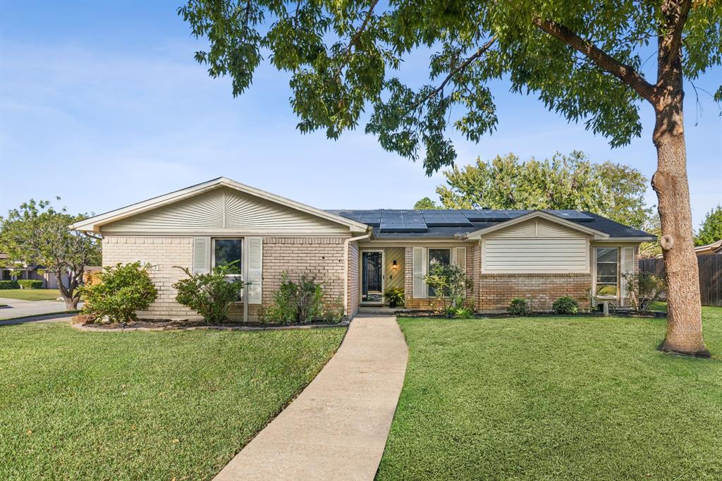 Meadow Wood Ln, Bedford, TX 76021