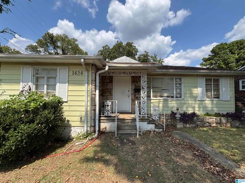 1424 Burlington Ave, TARRANT, AL, 35217-3412 | Card Image