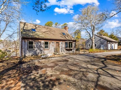 1094 County Rd, Cataumet, MA, 02534-1006 | Card Image