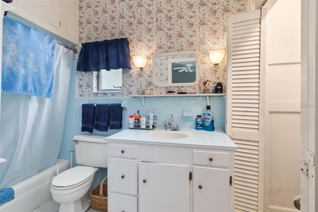 Master Bathroom | Image 30