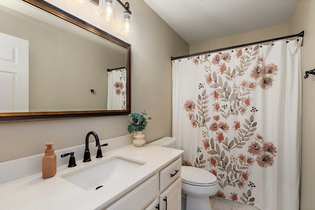 2618 - 2618 Maple Cir, Condo with 2 bedrooms, 2 bathrooms and 4 parking in West Dundee IL | Image 13