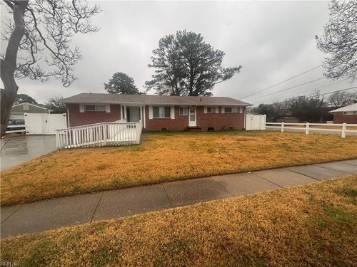 2445 Dominion Ave, Norfolk, VA, 23518-3226 | Card Image