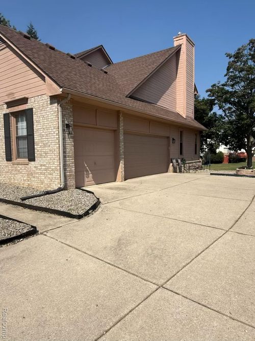 2789 Parkwick Ct, West Bloomfield, MI, 48324-4105 | Card Image