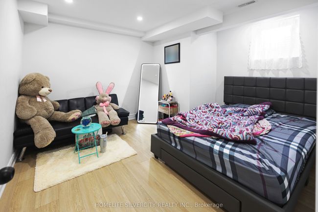 13 Minna Trail, House other with 6 bedrooms, 4 bathrooms and 4 parking in Brampton ON | Image 32