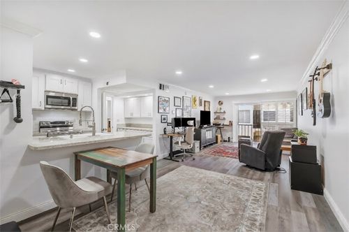 208-5257 Radford Ave, Valley Village, CA, 91607-4128 | Card Image