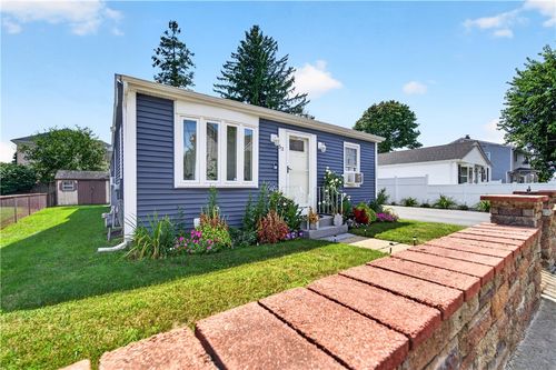 53 Peckham Street, Pawtucket, RI, 02861 | Card Image