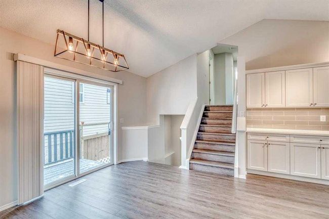 32 Arbour Crest Dr Nw, House detached with 3 bedrooms, 3 bathrooms and 2 parking in Calgary AB | Image 9