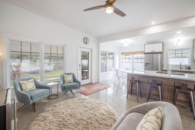 15804 3 Rd St E, House other with 2 bedrooms, 2 bathrooms and null parking in REDINGTON BEACH FL | Image 7