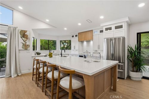 22207 Vacation Dr, Canyon Lake, CA, 92587-7862 | Card Image