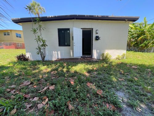 e-103 Nw 7th Ave, Pompano Beach, FL, 33060-6056 | Card Image