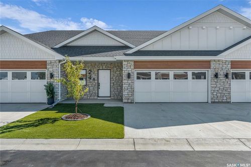10 - 720 Brighton Blvd, Townhouse with 1 bedrooms, 2 bathrooms and 4 parking in Saskatoon SK | Card Image