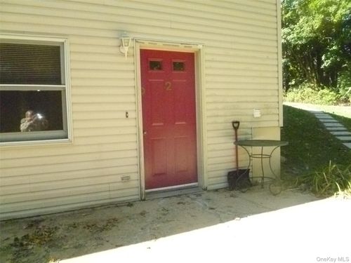 2 Frozen Ridge Rd, Newburgh, NY, 12550-1205 | Card Image