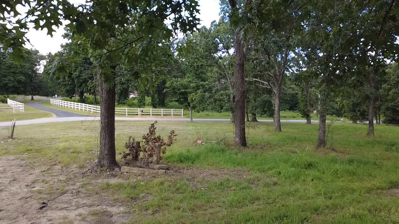 Land in Grove