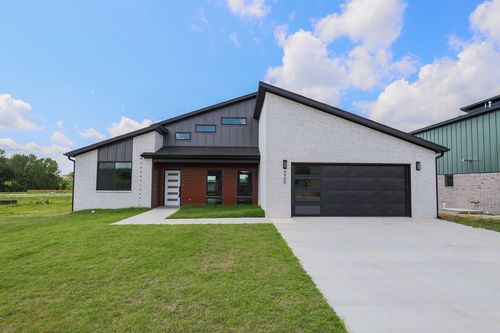 4945 Weeping Willow Ave, Springdale, AR, 72764-8382 | Card Image