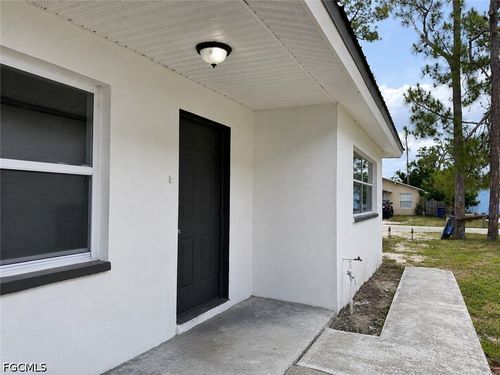 5422 9th Ave, FORT MYERS, FL, 33907-2814 | Card Image