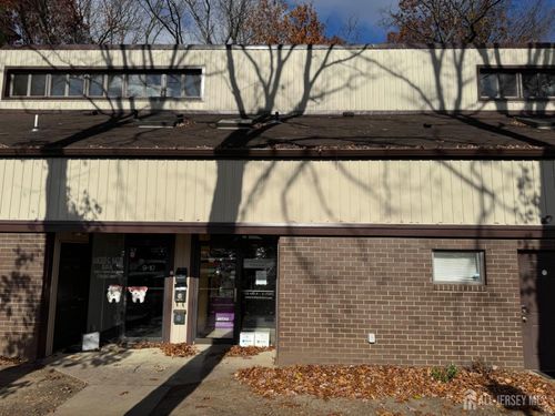 7 Brunswick Woods Dr, East Brunswick, NJ, 08816-5601 | Card Image