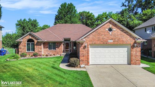 54779 Joseph Ronald Dr, Macomb, MI, 48042-2332 | Card Image