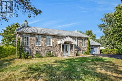 123 Du Domaine Rd, Lefaivre, ON, K0B1J0 | Card Image