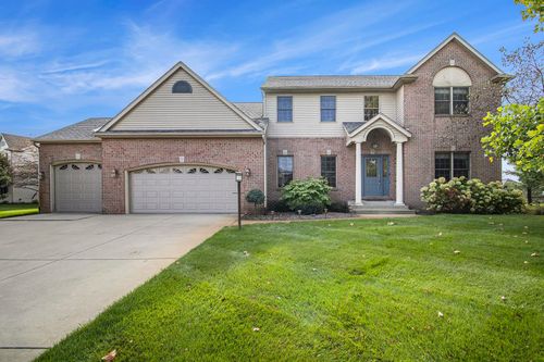 14202 Stonehurst Ct, Granger, IN, 46530-4861 | Card Image