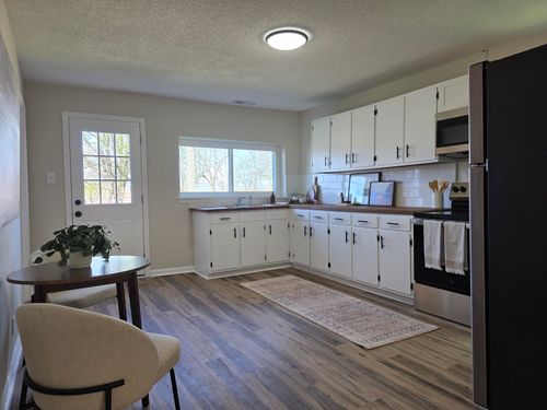 2432 Dodds Ave, Chattanooga, TN, 37407-1242 | Card Image