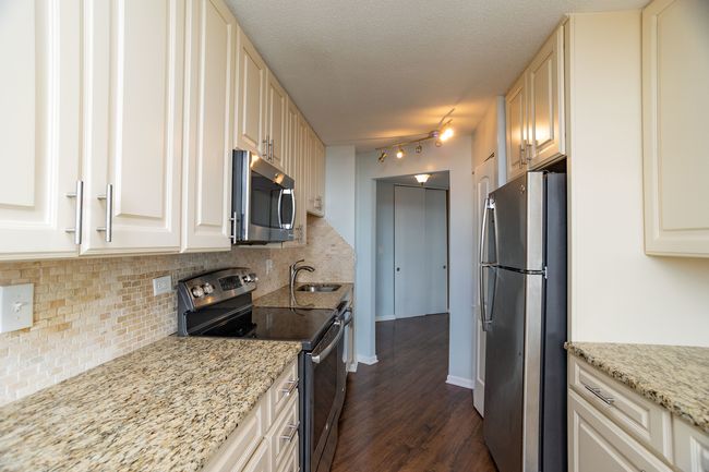 APT-9C - 3925 Triumvera Dr, Home with 2 bedrooms, 2 bathrooms and null parking in Glenview IL | Image 7