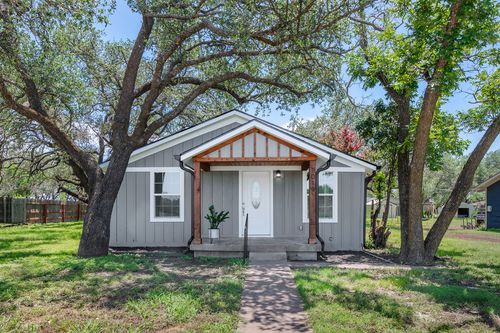 1019 W 11th St, Brady, TX, 76825-5306 | Card Image