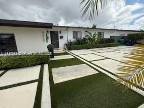 9865 Sw 16th St, Miami, FL, 33165-7613 | Card Image