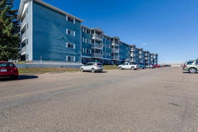 205 - 5120 62 St, Condo with 1 bedrooms, 1 bathrooms and 1 parking in Red Deer AB | Image 2