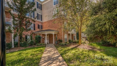 3246 Margellina Dr, Charlotte, NC, 28210-4086 | Card Image