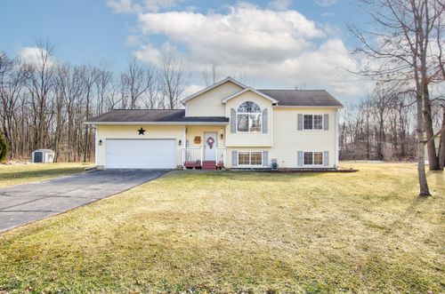 7949 Village Green Rd, Parma, MI, 49269-9340 | Card Image