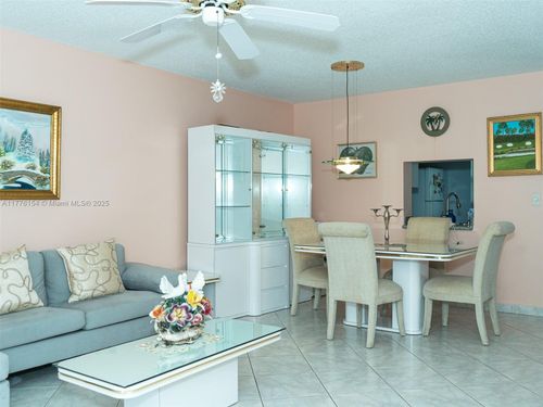 1290-250 Ne 20th St, Boca Raton, FL, 33431-8055 | Card Image