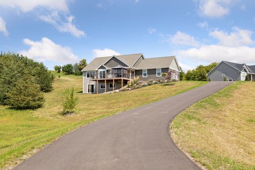 708 Mojo Trl, Hudson, WI, 54016-2311 | Card Image