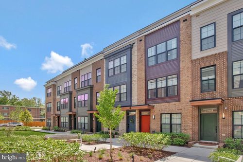 7367 Blade Dr, FALLS CHURCH, VA, 22042-3229 | Card Image