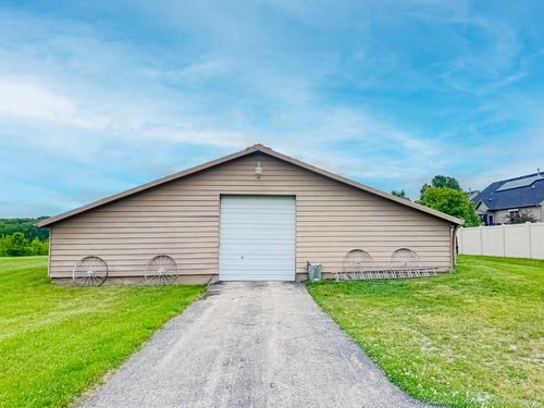 170 Montgomery Rd, Montgomery, IL, 60538-1615 | Card Image