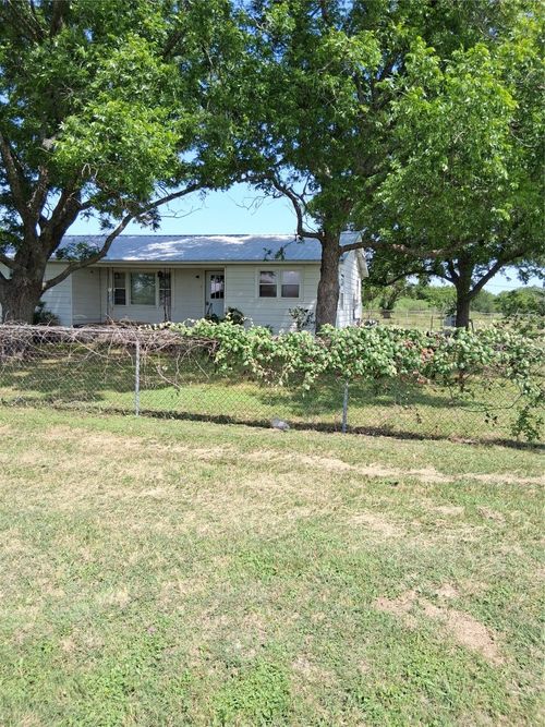 243 Village Ln, Bartlett, TX, 76511-4172 | Card Image