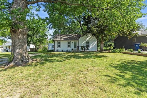 1208 W 21st St, Lawrence, KS, 66046-2832 | Card Image