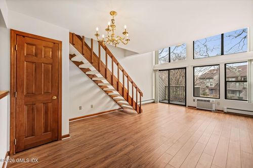 532-1465 E Putnam Ave, Old Greenwich, CT, 06870-1338 | Card Image