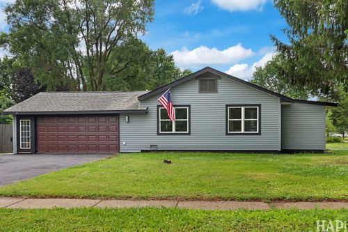33 Holly Drive, Crystal Lake, IL, 60014 | Card Image