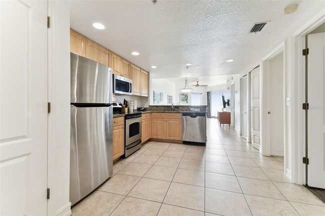507 - 11605 Gulf Blvd, Condo with 2 bedrooms, 2 bathrooms and null parking in TREASURE ISLAND FL | Image 8