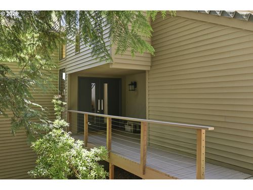 7024 Sw Canyon Dr, Portland, OR, 97225-3214 | Card Image
