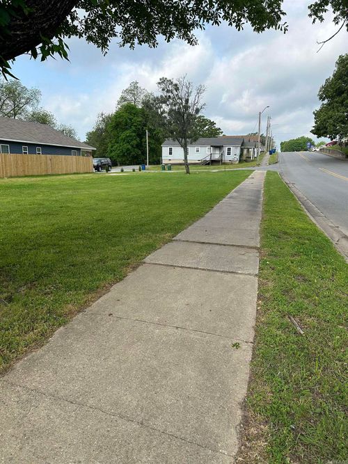 1422 N Magnolia St, North Little Rock, AR, 72114-4229 | Card Image