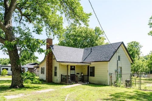 807 E Kean St, Wynnewood, OK, 73098-3824 | Card Image