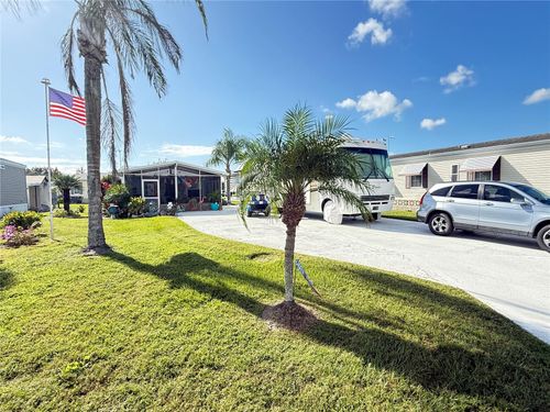 5245 Island View Cir N, Polk City, FL, 33868-8907 | Card Image