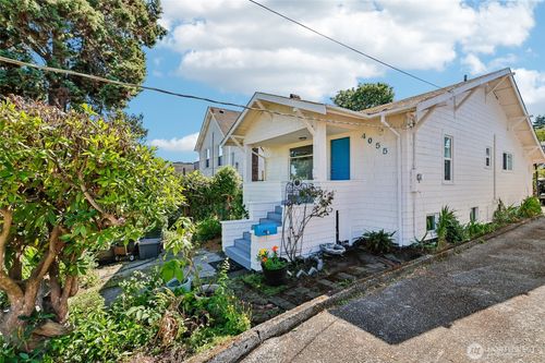 4055 Latona Ave Ne, Seattle, WA, 98105-6539 | Card Image