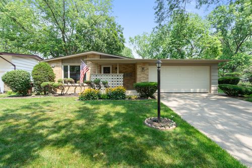 817 W Strieff Ln, Glenwood, IL, 60425-1315 | Card Image
