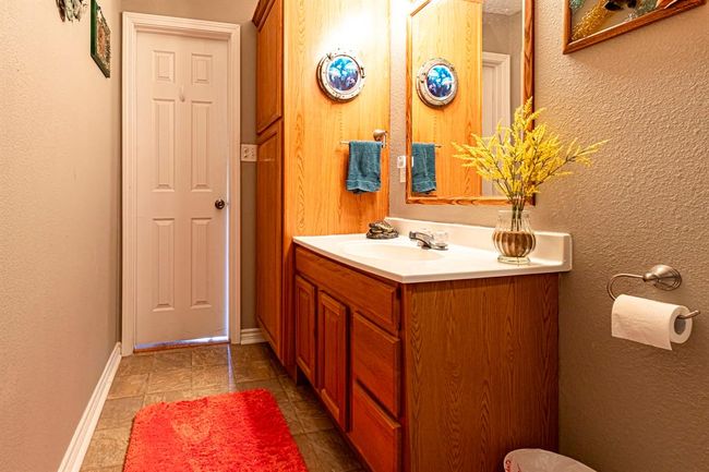 240 Coco Loop, House other with 2 bedrooms, 2 bathrooms and 2 parking in Pointblank TX | Image 24
