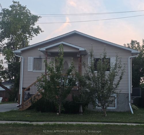 1418 Cumberland St, Cornwall, ON, K6J4K7 | Card Image
