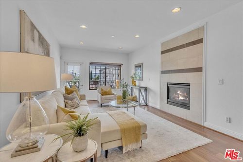 203-4805 Bellflower Ave, North Hollywood, CA, 91602-2124 | Card Image