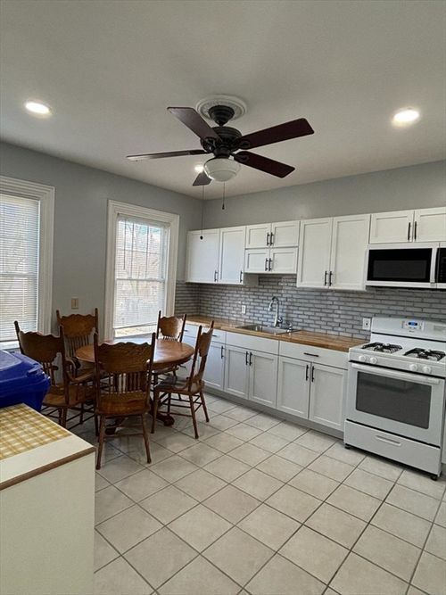 28 Fifield St, Boston, MA, 02122 | Card Image